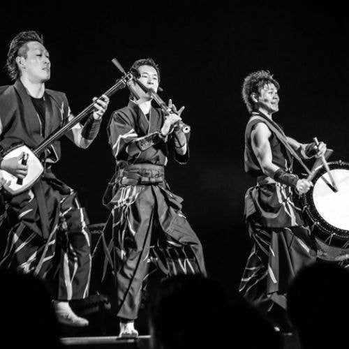 学校:TUKTUK